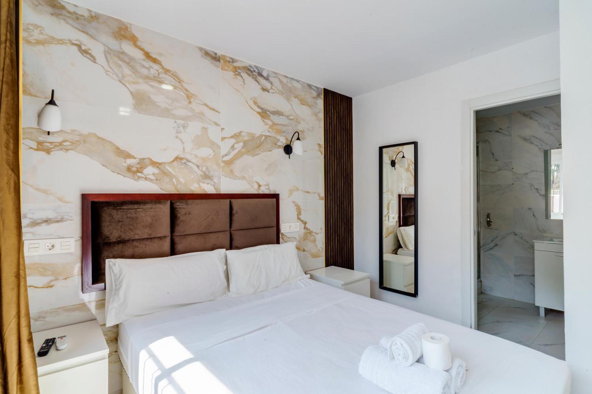 Aparthotel Costa *